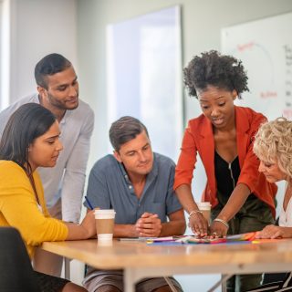 Le CARE management : s'occuper de soi, des autres et de son environnement